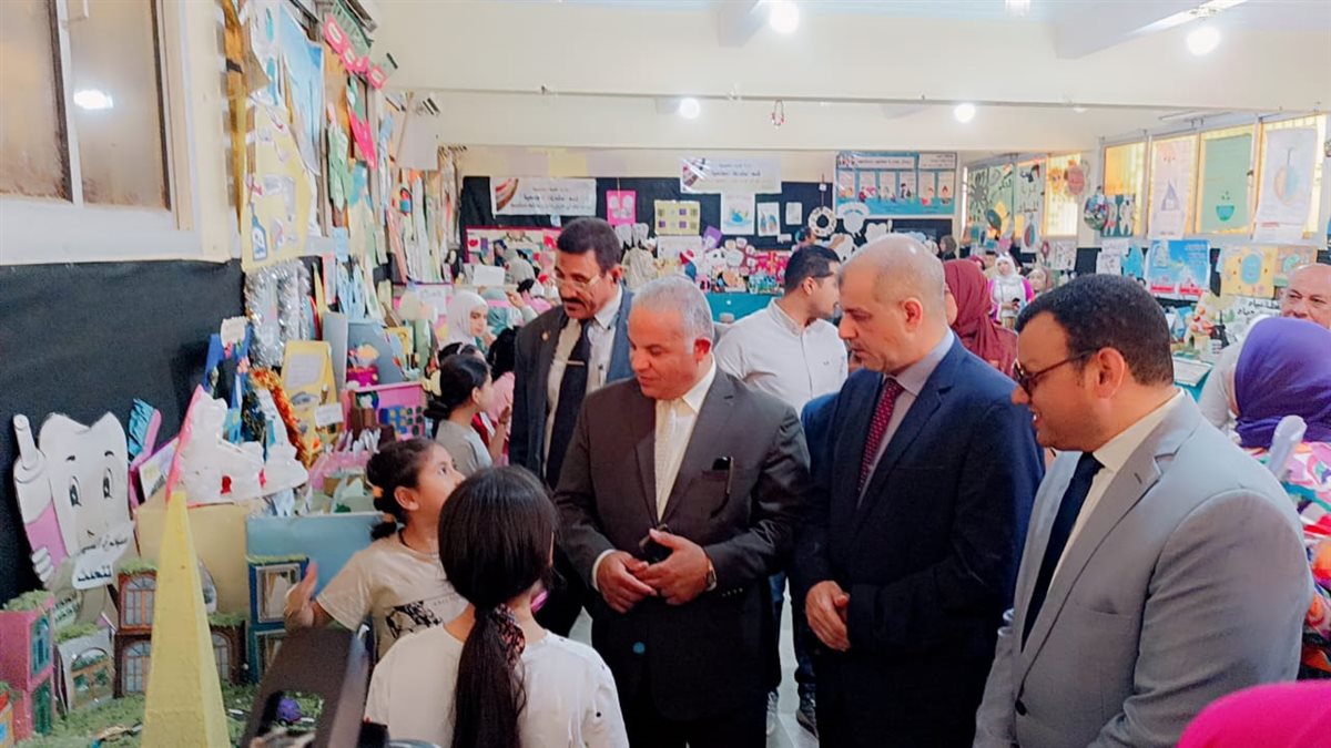 رئيس شركة مياه الفيوم يكرم وكيل وزارة التربية والتعليم و35 مدرسة ابتدائية ضمن مشروع