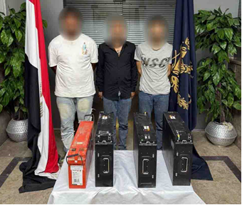 المضبوطات مع المتهمين