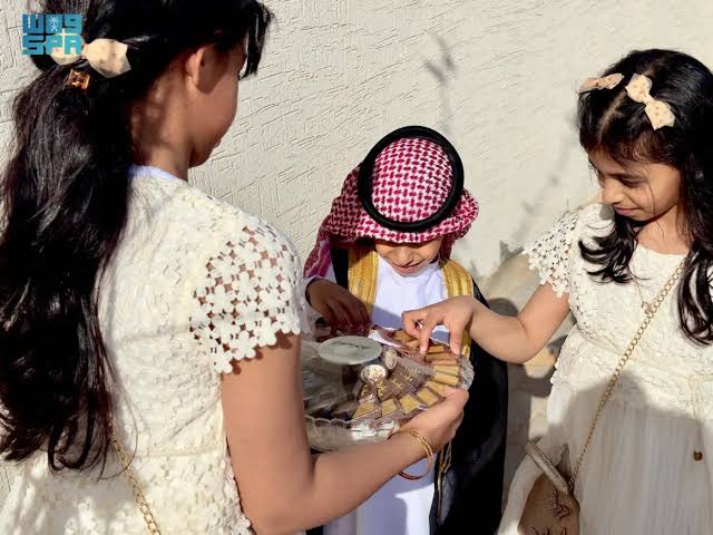 الاطفال في العيد