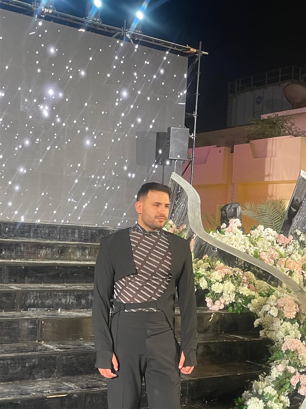 مسلم في حفل زفافه