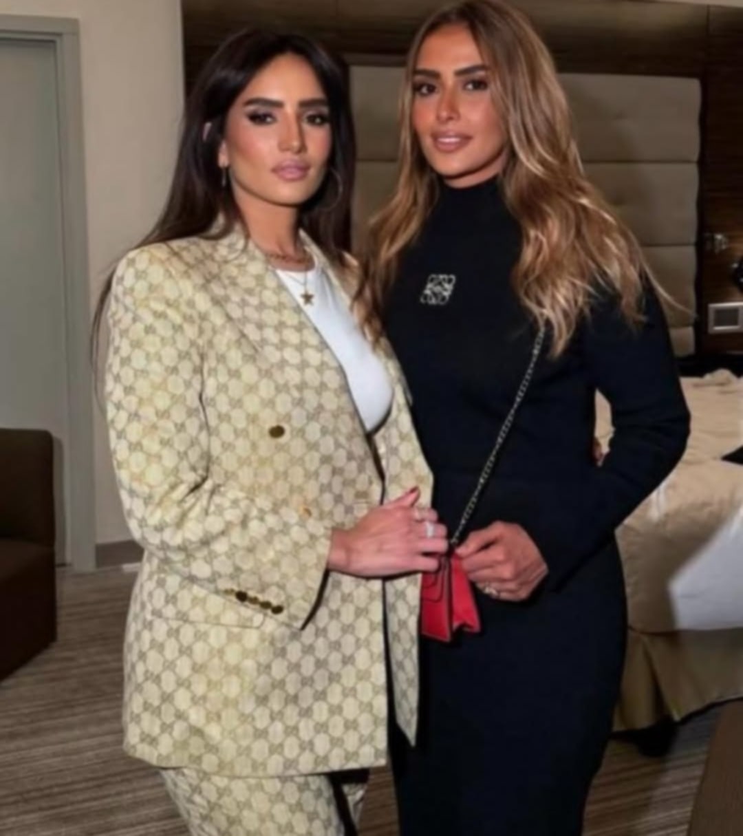 ياسمين رضا وشقيقتها الفنانة زينة