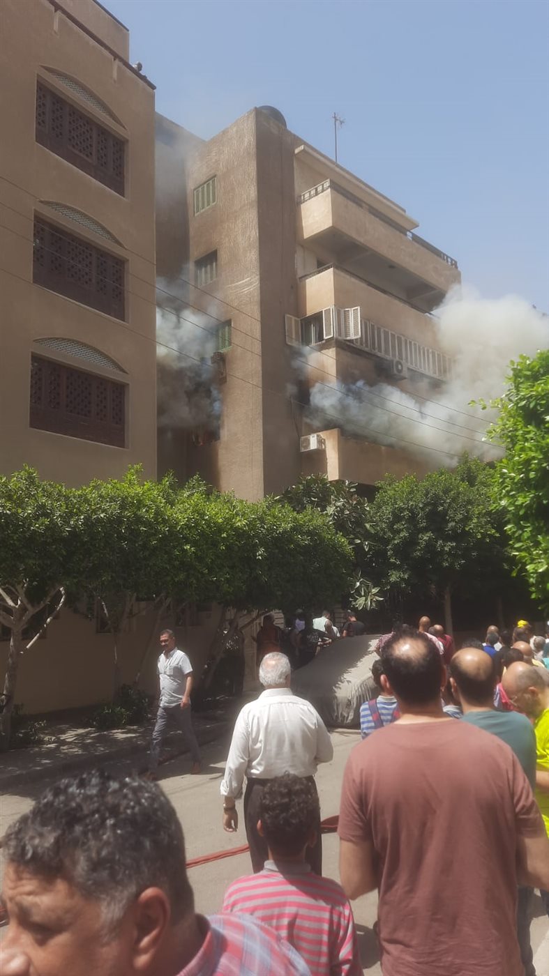حريق عقار سكني بجوار حديقة الأسرة بمنطقة ألماظة بمصر الجديدة| صور