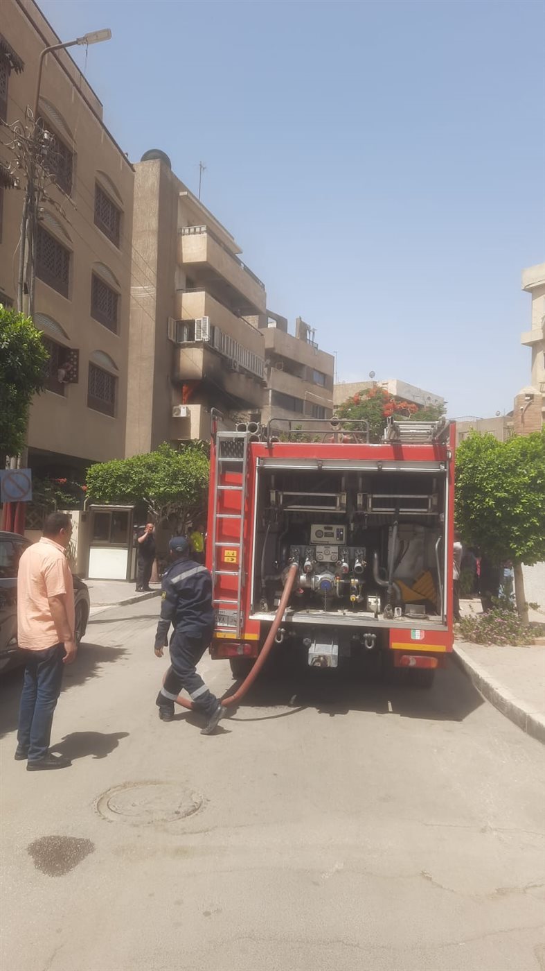 حريق عقار سكني بجوار حديقة الأسرة بمنطقة ألماظة بمصر الجديدة| صور