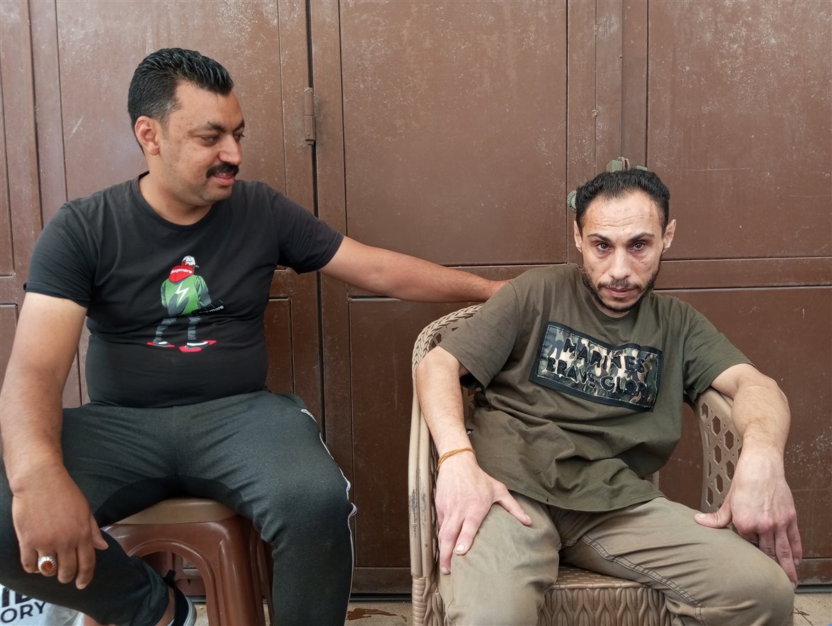 الشاب محمد الضحية واحد زملاؤه بالمحل
