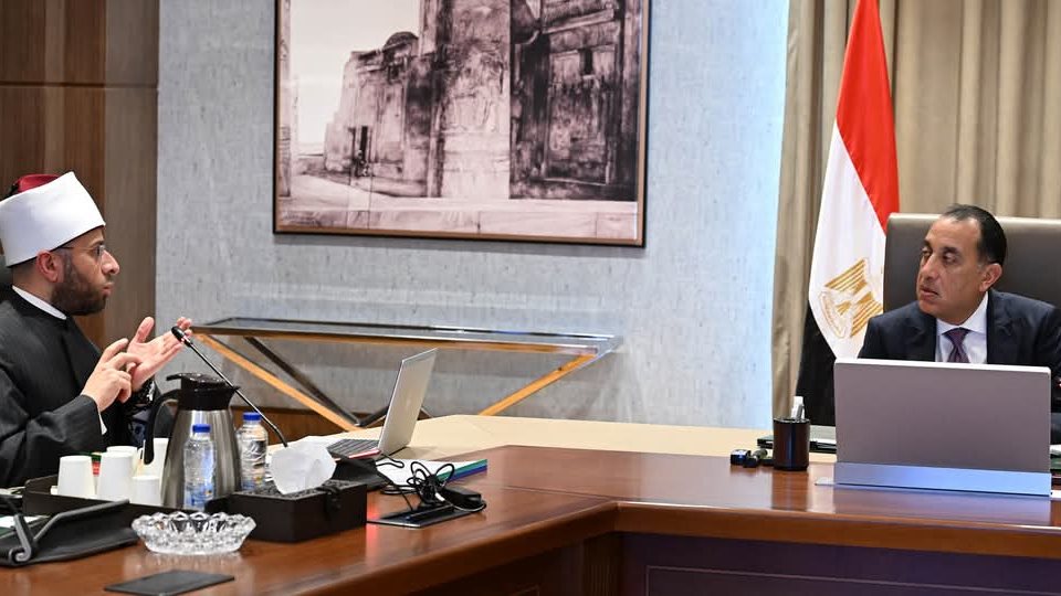 رئيس الوزراء ووزير الأوقاف
