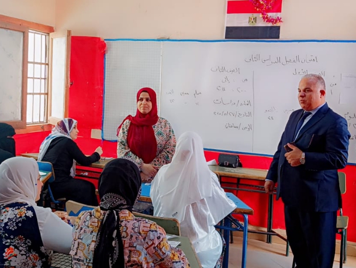 قبيصي يتابع لجان امتحانات النقل بشرق وغرب الفيوم ويؤكد على الانضباط وتهيئة الأجواء المناسبة