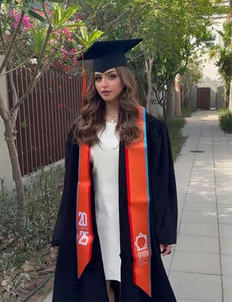 الفنانة حلا الترك