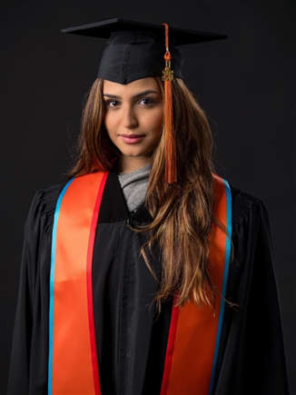الفنانة حلا الترك