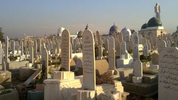 زيارة المقابر