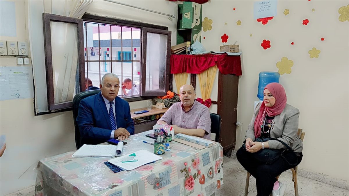 “قبيصي” يتابع مركز توزيع أسئلة الشهادة الإعدادية ويشيد بانضباط العمل بالفيوم