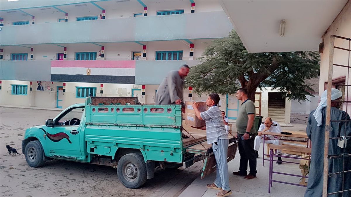 “قبيصي” يتابع مركز توزيع أسئلة الشهادة الإعدادية ويشيد بانضباط العمل بالفيوم