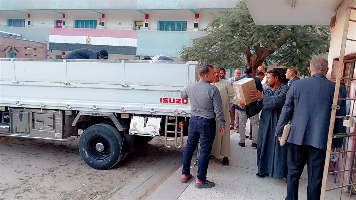 “قبيصي” يتابع مركز توزيع أسئلة الشهادة الإعدادية ويشيد بانضباط العمل بالفيوم