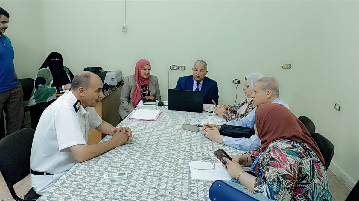 قبيصي يتابع لجان امتحانات الشهادة الإعدادية في مادة اللغة العربية من غرفة العمليات الرئيسية بالمديرية