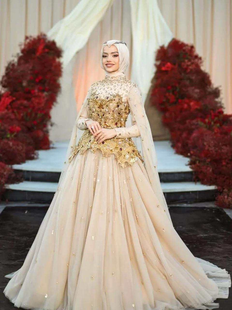 عبير الصغير في خطوبتها