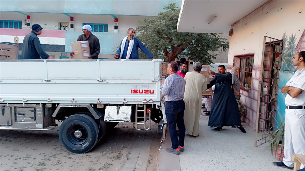 قبيصي يتابع فجرًا مركز توزيع أسئلة الشهادة الإعدادية لمادتي العلوم والكمبيوتر بالفيوم 2025