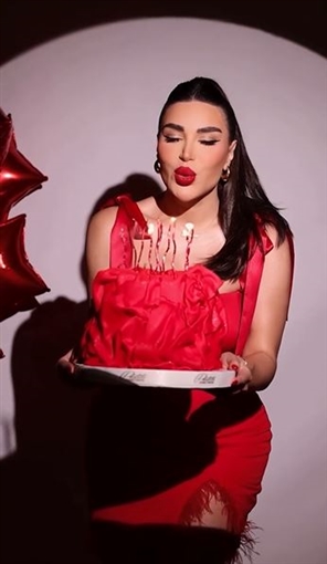 الفنانة سارة نخلة