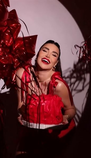 الفنانة سارة نخلة