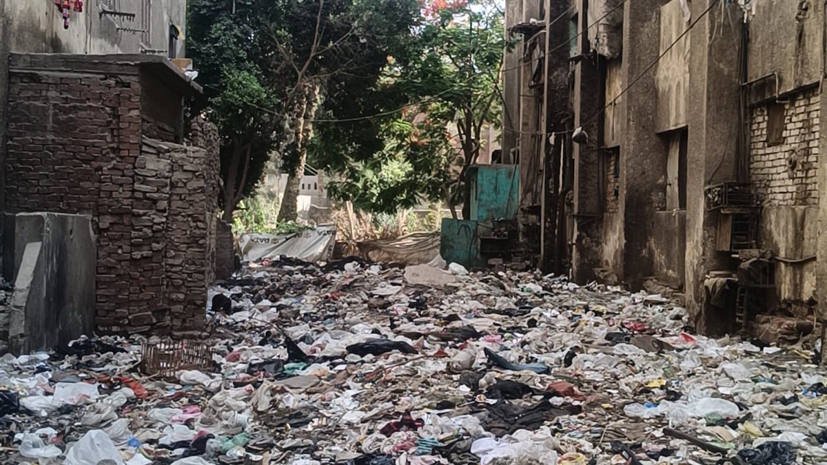 وسط غياب حى غرب الفيوم: تلال القمامة تهدد أرواح أهالي مساكن بركة الشيخ رجب 
