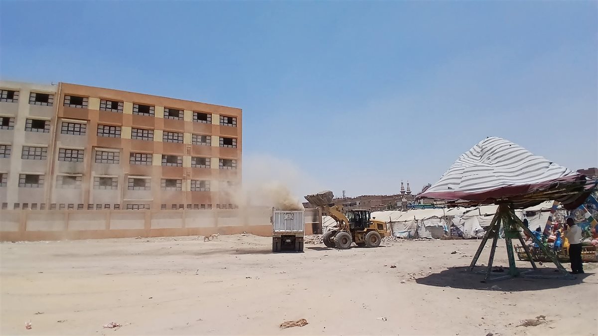 استعدادًا لعيد الأضحى المبارك.. رئيس مدينة طامية يتابع تجهيز ساحة الصلاة بأرض المحلج