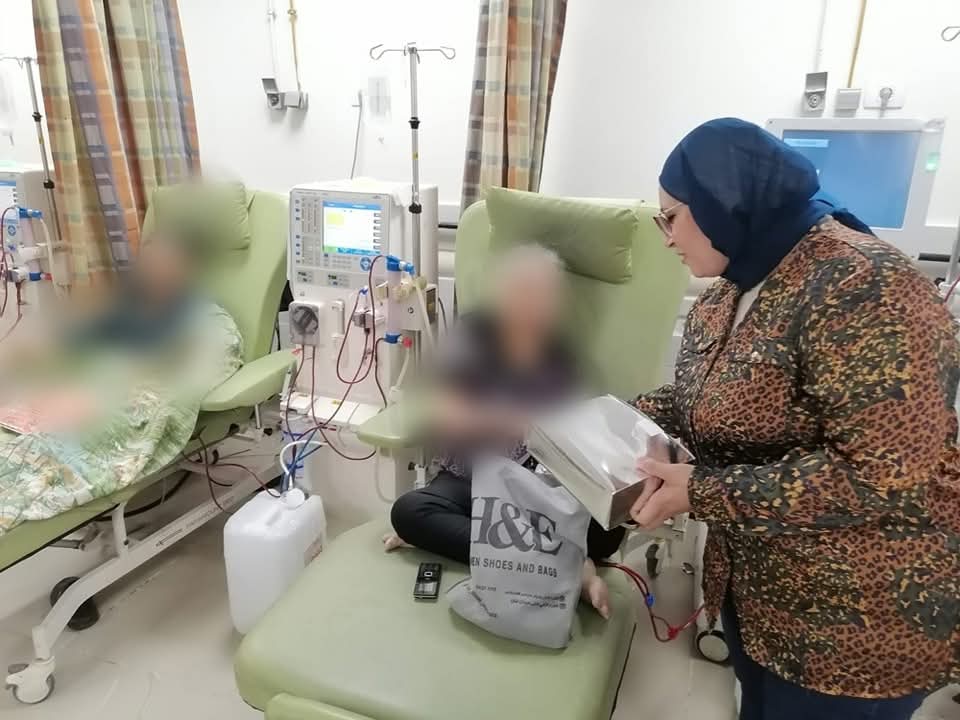 صورة لتوزيع الحلوي بالمنيا