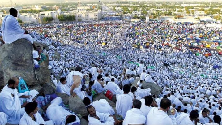حجاج بيت الله الحرام على صعيد عرفات