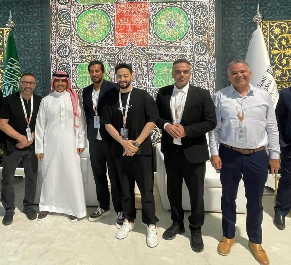 مدير برامج mbc بصحبة الفنانين