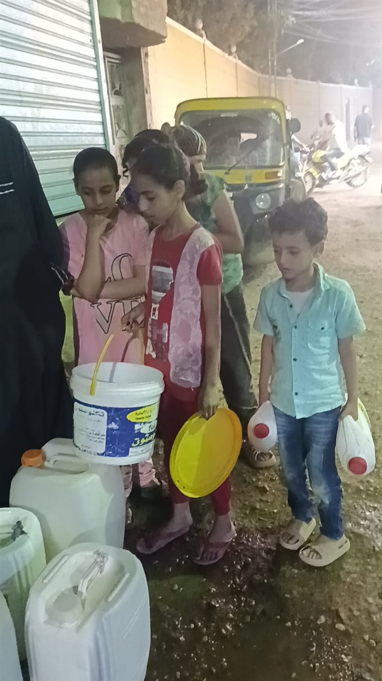 أهالي قرية فيديمين بالفيوم يستغيثون بالمسؤولين مش عارفين نشرب ولا نعيش زي الناس