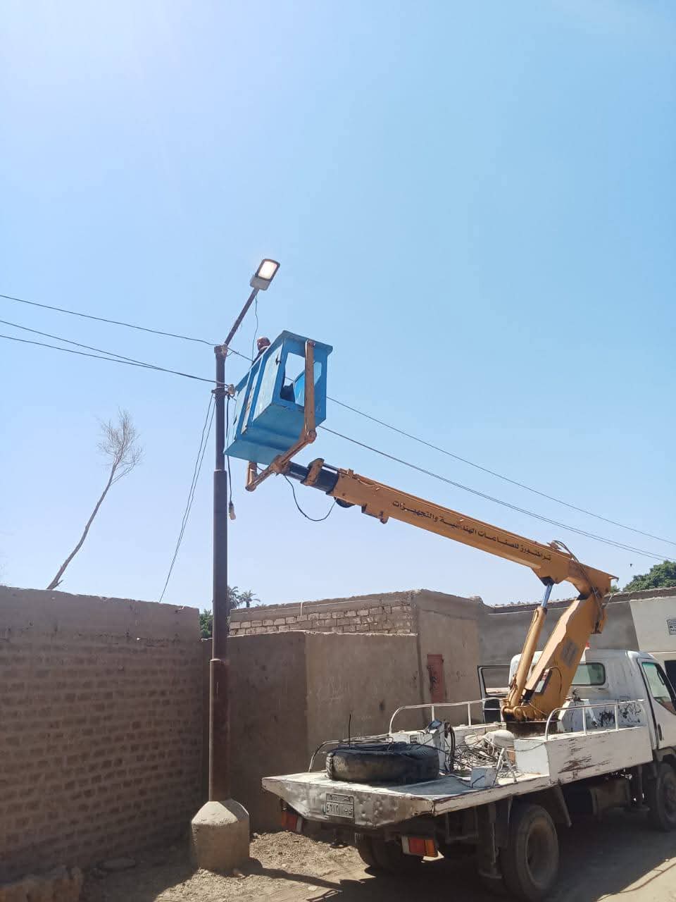 صيانة أعمدة الإنارة