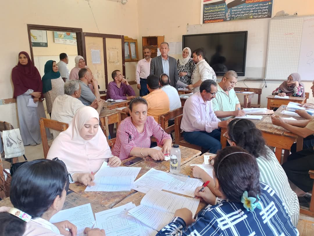 أعمال تقدير الدرجات لامتحانات الشهادة الإعدادية بمحافظة أسيوط