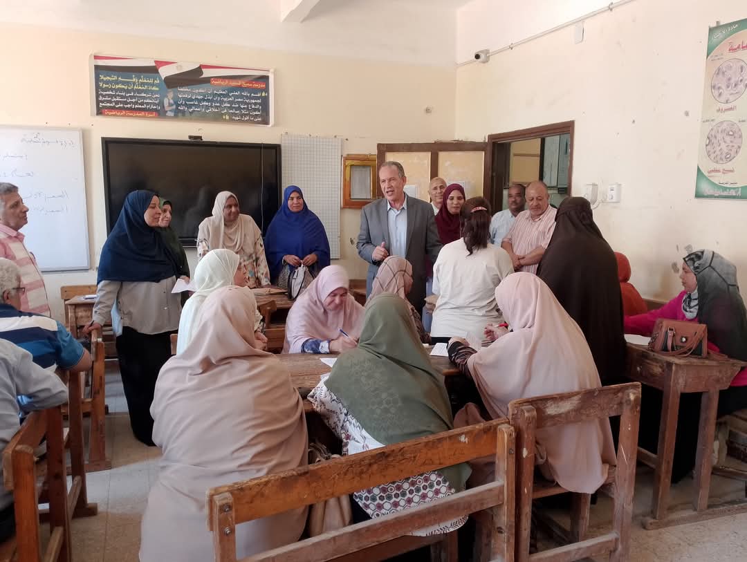 أعمال تقدير الدرجات لامتحانات الشهادة الإعدادية بمحافظة أسيوط