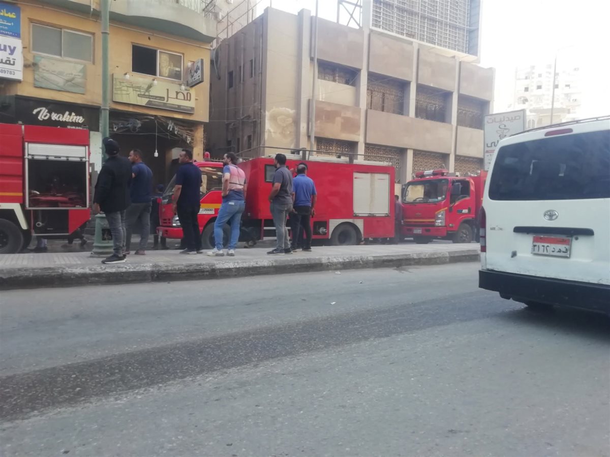 إصابة 5 أشخاص في حريق ببرج سكني بالفيوم والحماية المدنية تسيطر عليه