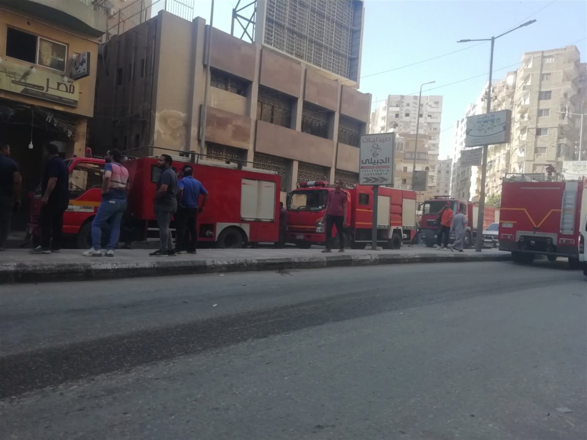 إصابة 5 أشخاص في حريق ببرج سكني بالفيوم والحماية المدنية تسيطر عليه