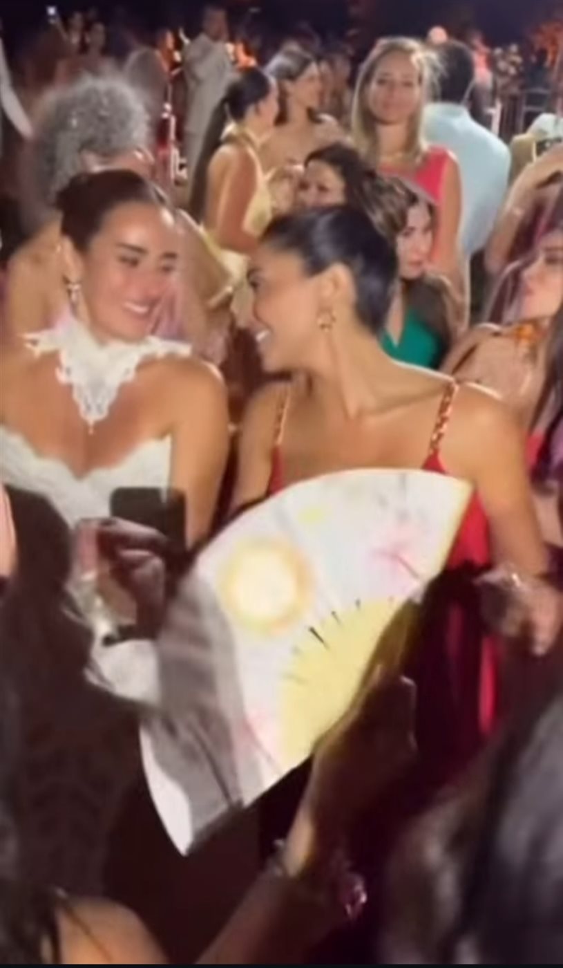 رقص أمينة خليل ودينا الشربيني