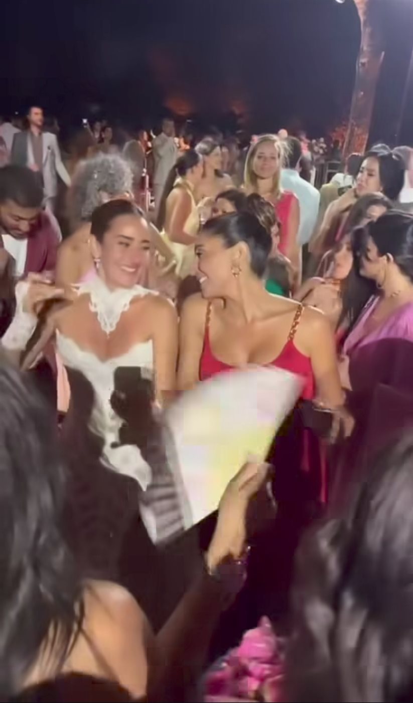 رقص أمينة خليل ودينا الشربيني