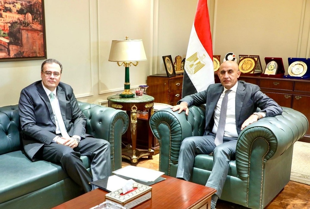 <strong>حال التساوي في الدرجات.. لمن الأولوية في التعيين بمسابقة 20 ألف معلم إنجليزي؟</strong>