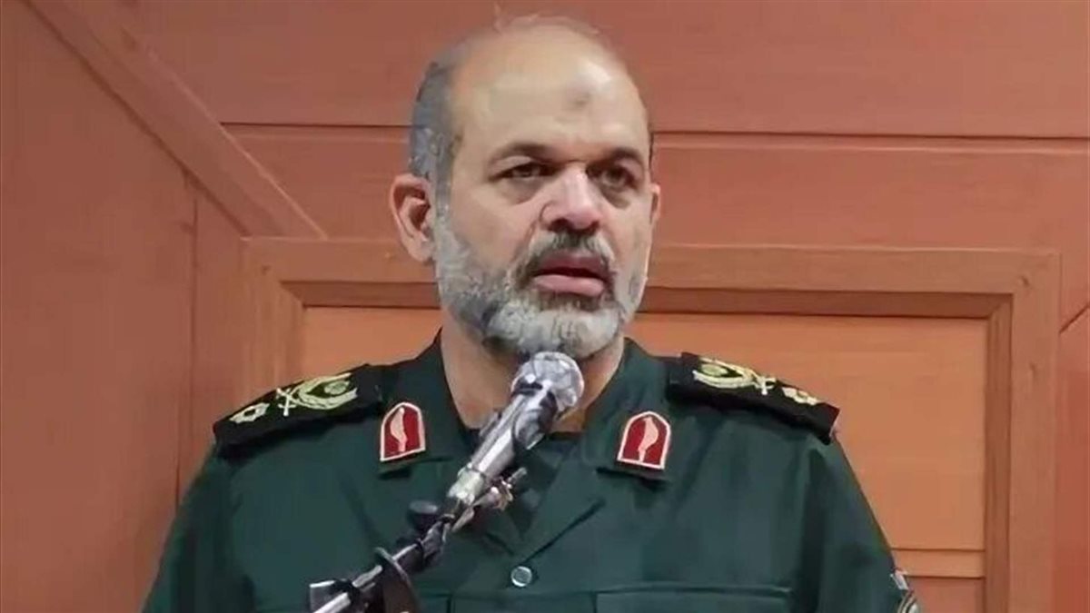أحمد وحيدي قائد الحرس الثوري الإيراني