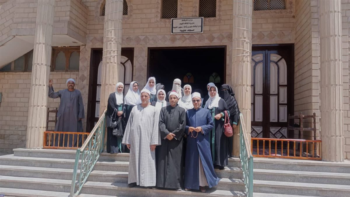 انطلاق قافلة دعوية للواعظات بأوقاف الفيوم لتصحيح المفاهيم الخاطئة وتعميق روح المواطنة بين أفراد المجتمع