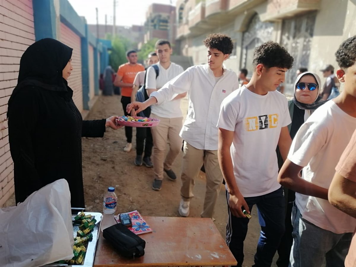 محافظ الفيوم يتفقد عدداً من لجان الثانوية العامة للاطمئنان على سير الامتحانات