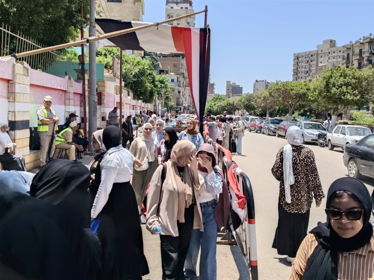 طلاب الثانوية العامة بالفيوم.. الدين سهل وتريكات فى التربية الوطنية
