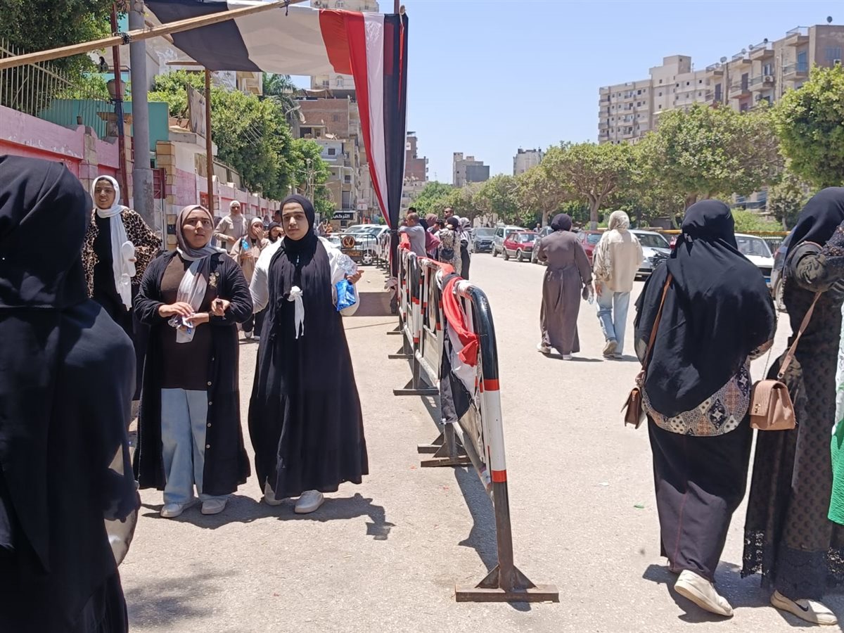 طلاب الثانوية العامة بالفيوم.. الدين سهل وتريكات فى التربية الوطنية