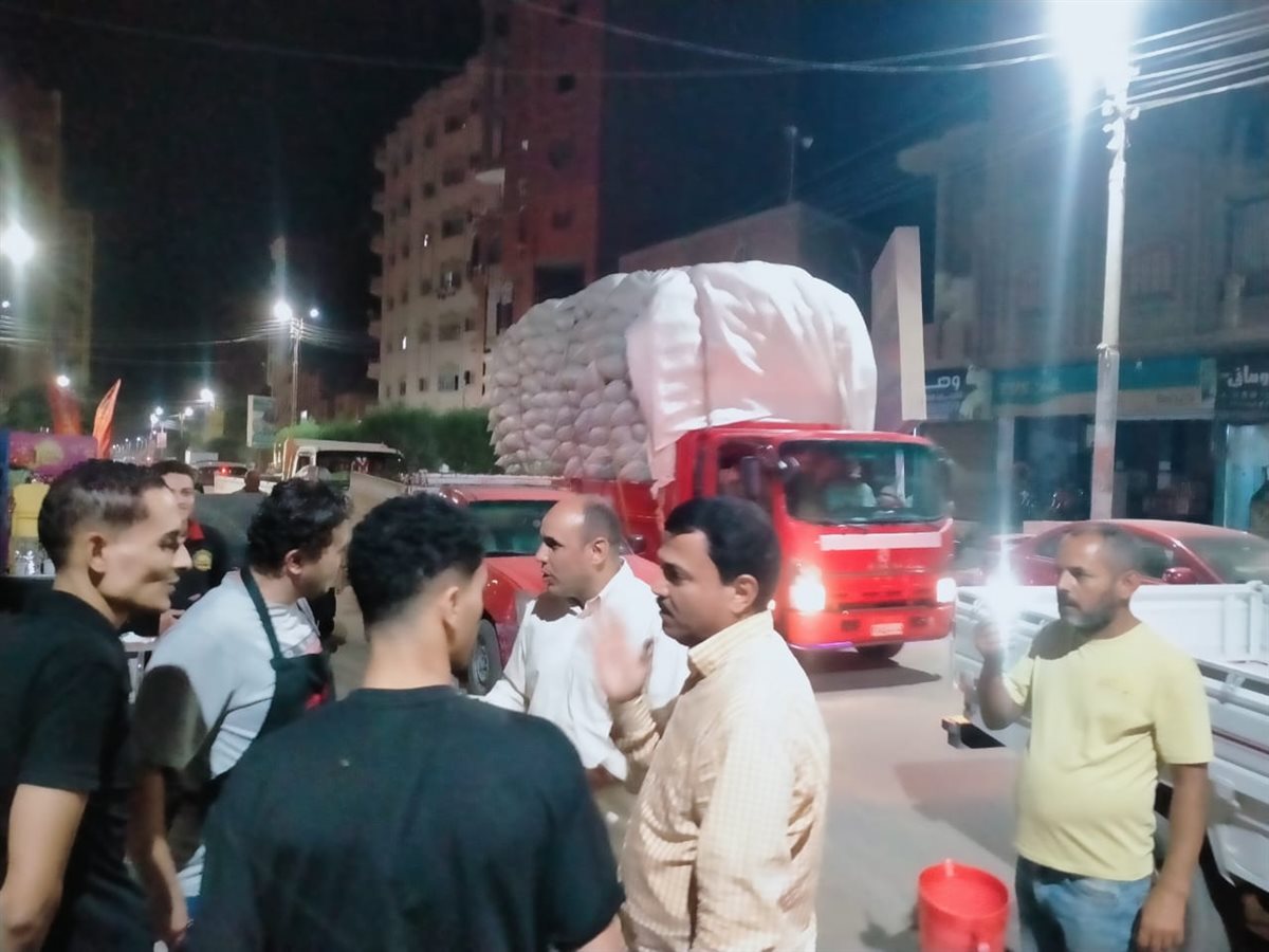 حملة ميدانية لرئيس مركز ابشواى لتطبيق ترشيد الكهرباء والالتزام بمواعيد غلق المحال التجارية