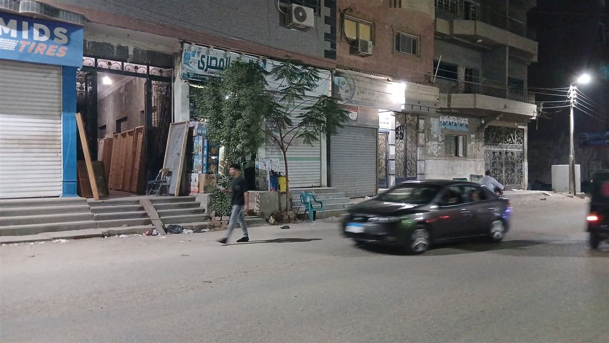 السكرتير العام يتابع الالتزام بمواعيد غلق المحال التجارية وتخفيف الإنارة بمدينة طامية