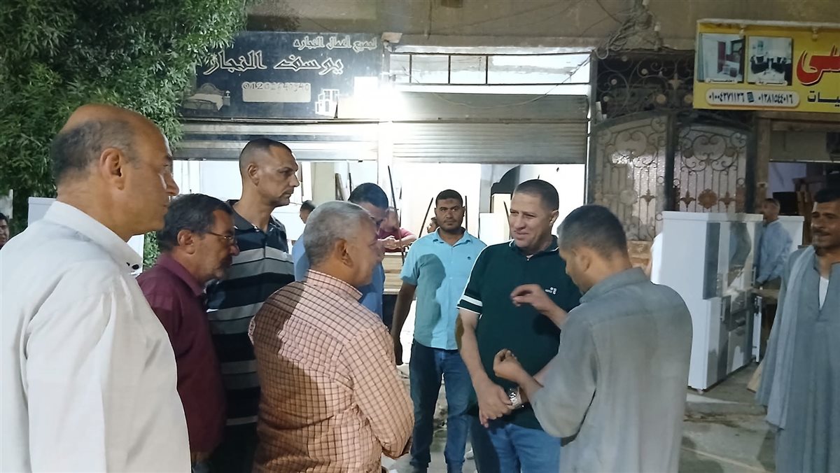 السكرتير العام يتابع الالتزام بمواعيد غلق المحال التجارية وتخفيف الإنارة بمدينة طامية