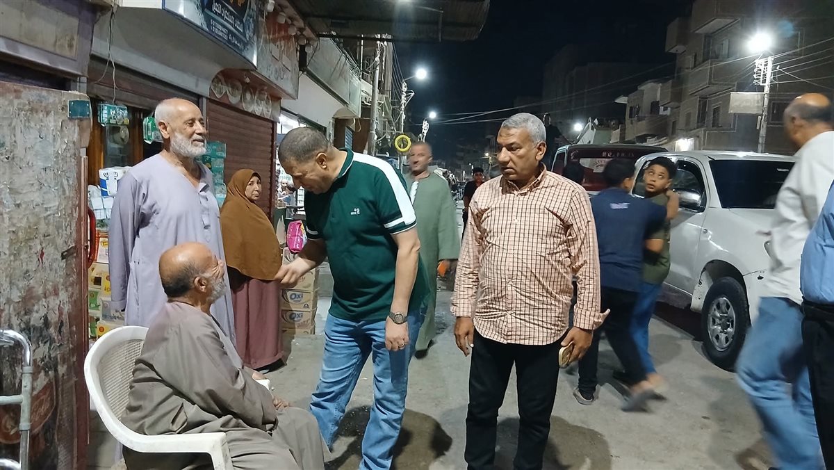 السكرتير العام يتابع الالتزام بمواعيد غلق المحال التجارية وتخفيف الإنارة بمدينة طامية