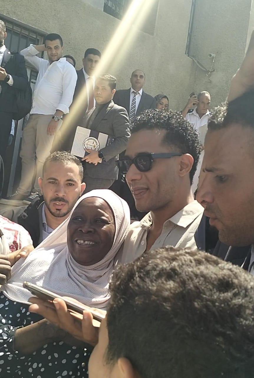 محمد رمضان أثناء مغادرة المحكمة 