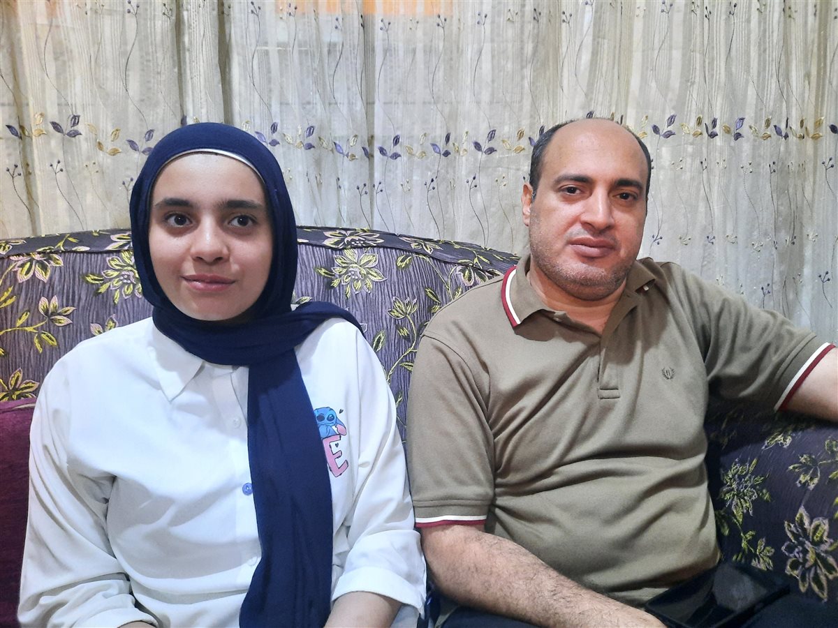 ميرال ووالدها في المنيا