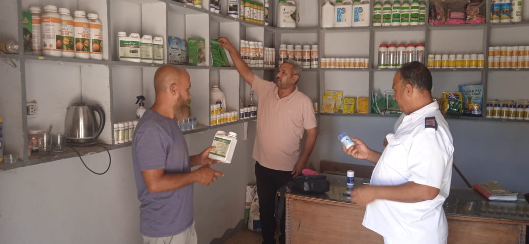 زراعة بالفيوم حملة تفتيش على محلات المبيدات والمخصبات الزراعية بطامية واطسا وسنورس<br>