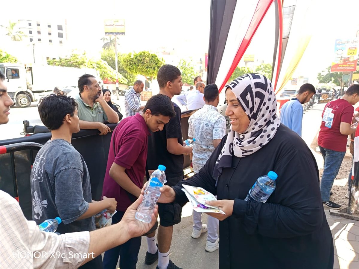 في لفتة إنسانية مميزة وداعمة: تعليم الفيوم يستمر في رسم البهجة والسعادة على طلاب الثانوية العامة