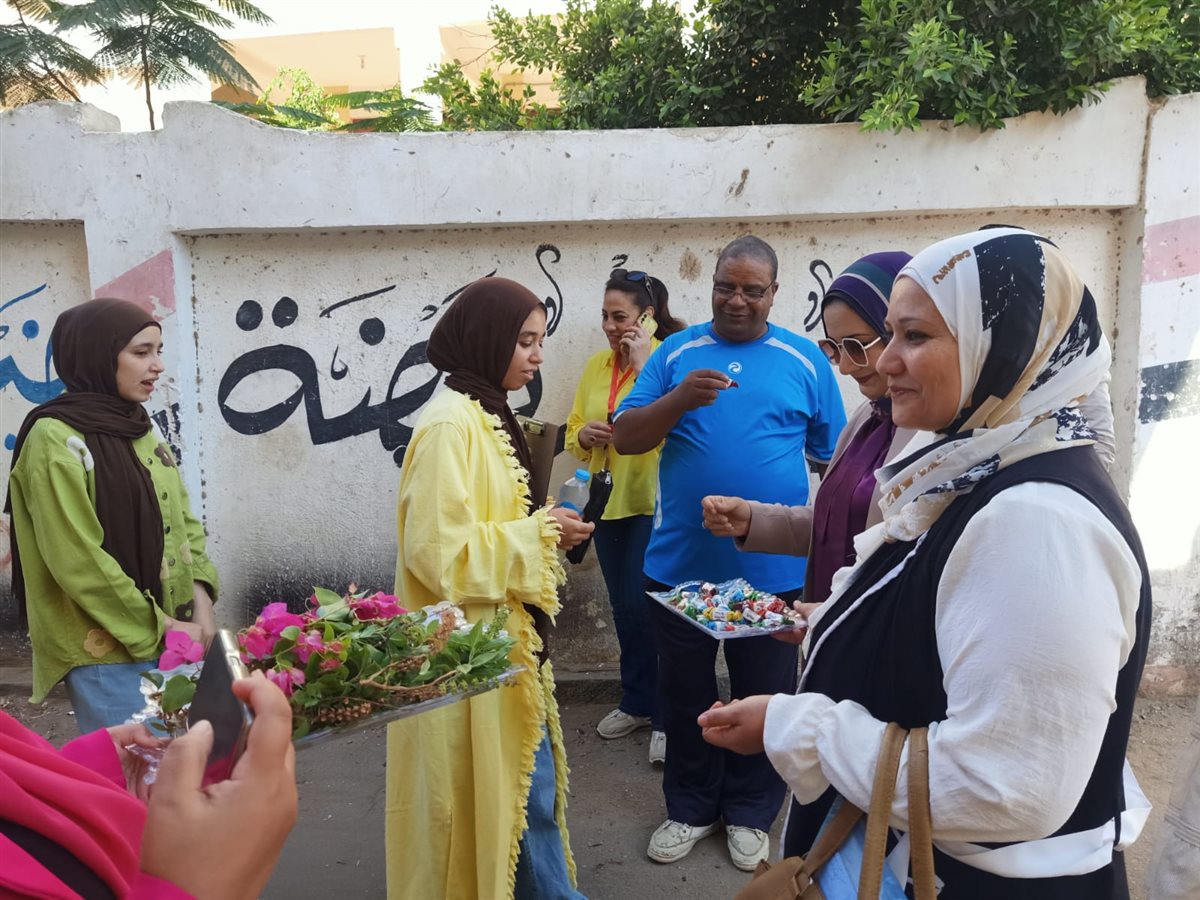 في لفتة إنسانية مميزة وداعمة: تعليم الفيوم يستمر في رسم البهجة والسعادة على طلاب الثانوية العامة