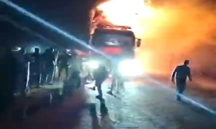 السيطرة على حريق سيارة نقل محمّلة بالتبن إثر ماس كهربائي بطامية في الفيوم